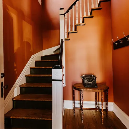 Retro Gem Box Victorian Steps From Irvine Park Apartment Saint Paul Exterior photo